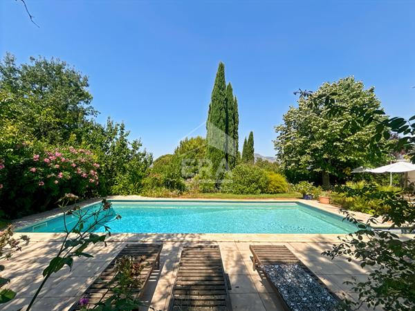 Villa de 300m² sur 10845m²  secteur Gémenos/Roquevaire