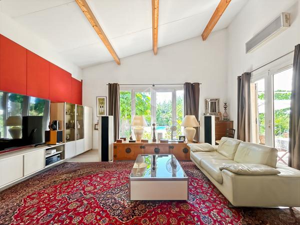 Villa de 300m² sur 10845m²  secteur Gémenos/Roquevaire