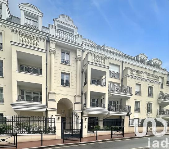 Appartement 2 pièces de 42 m² à Le Plessis-Robinson (92350)