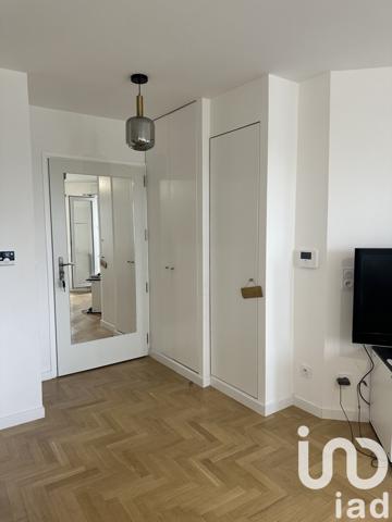 Appartement 2 pièces de 42 m² à Le Plessis-Robinson (92350)