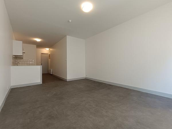 Studio rénové centre ville