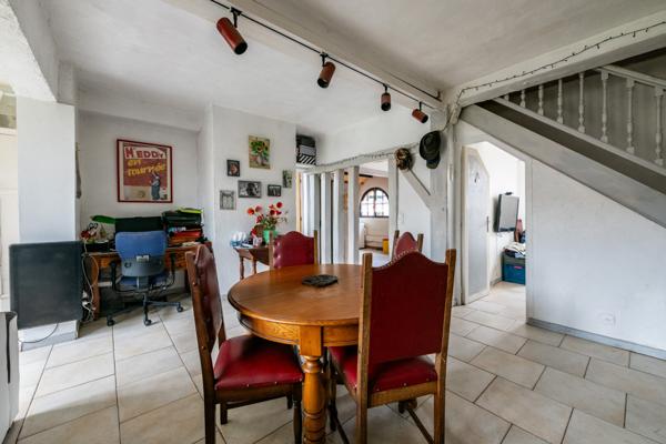 Massy (91300) Rare à Massy : maison principale + maison indépendante louable 1 200 €/mois