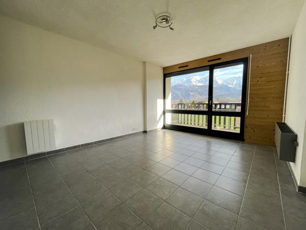 Grand T1 avec coin nuit et balcon