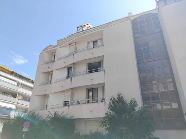 Appartement 1 pièce                                        - 38000 Grenoble Réf : 4588