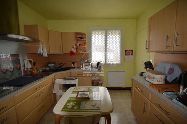 Maison Charmes 7 pièce(s) 117 m2  - 5 chambres