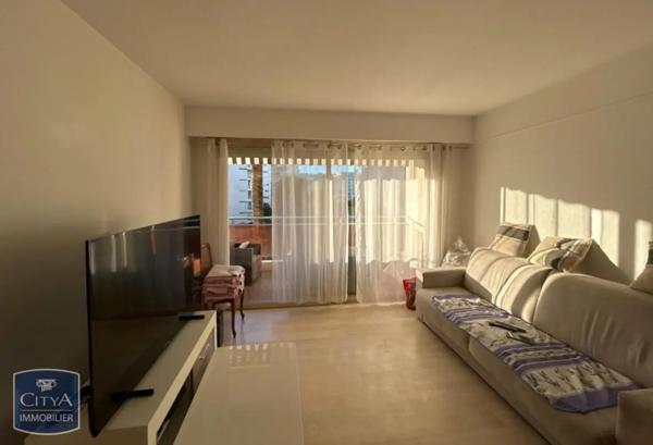 Appartement à louer 2 pièces 55.42m²