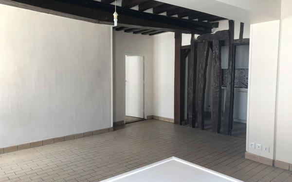 Appartement à louer    2 pièces •  Compiègne