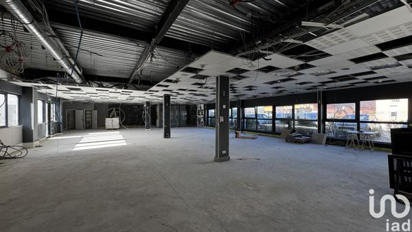 Location local d’activité 380 m² Éguilles