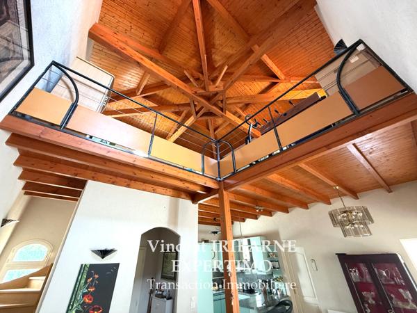 Les Gonds (17100) Propriété avec 4 Chambres, Double Garage sur un terrain de 6 800 m²