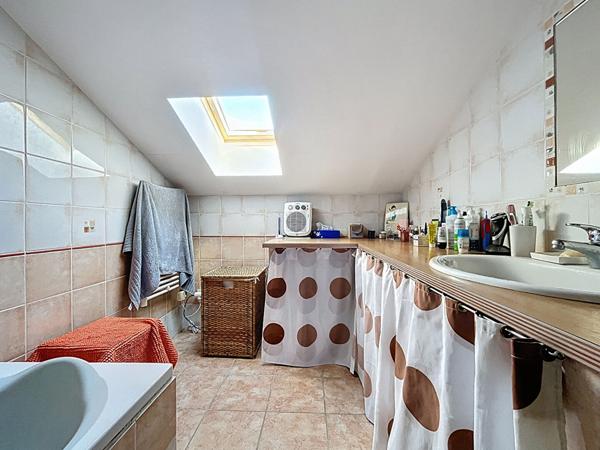 Appartement Grane 5 pièce(s) 115m2, terrasse avec vue vercors et 3 becs, 3 chambres + bureau, sde, sdb, parc commun