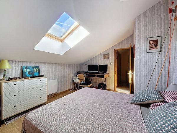 Appartement Grane 5 pièce(s) 115m2, terrasse avec vue vercors et 3 becs, 3 chambres + bureau, sde, sdb, parc commun