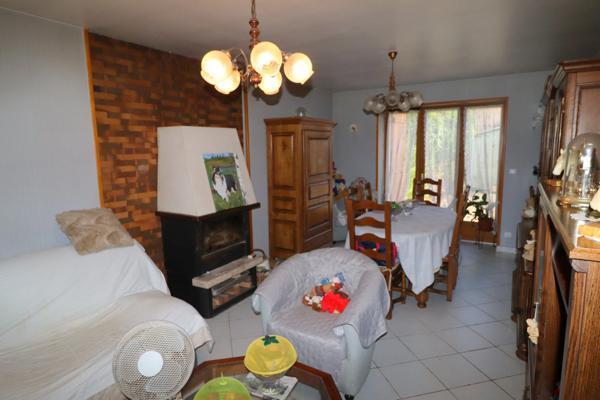 Proche de CUISERY (71) Maison de village en pierre rénovée avec dépendances