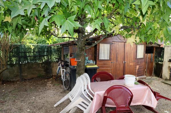 Proche de CUISERY (71) Maison de village en pierre rénovée avec dépendances