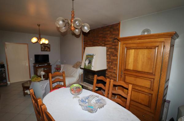 Proche de CUISERY (71) Maison de village en pierre rénovée avec dépendances