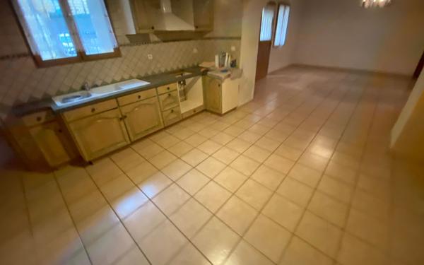 Maison à vendre    4 pièces •  Mallemort