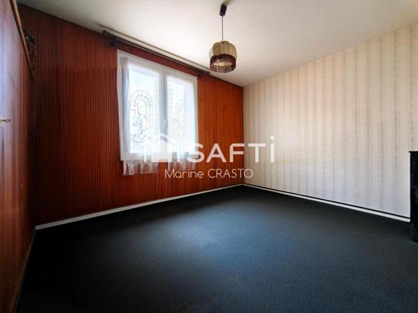 Maison mitoyenne T5 – 105 m² – 464 m² de terrain – Une belle opportunité à révéler