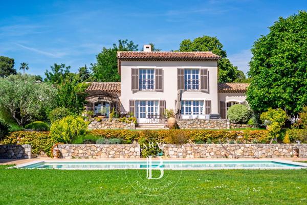 Mougins, Villa 4 Chambres -  300 m² à vendre