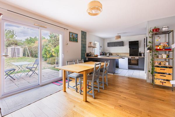 EXCLUSIVITE – LA CHAPELLE SUR ERDRE – Maison familiale 5 chambres avec jardin