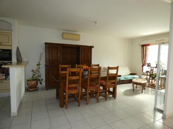 Villa plain pied 95m² 4 chambres sur un terrain arboré de 447m² avec garage