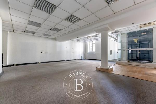 Paris 8ème, Bureau  148 m² à vendre
