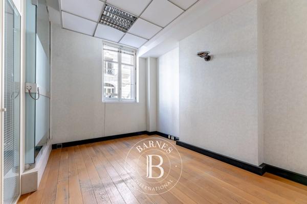 Paris 8ème, Bureau  148 m² à vendre