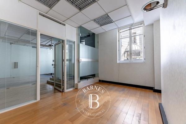 Paris 8ème, Bureau  148 m² à vendre
