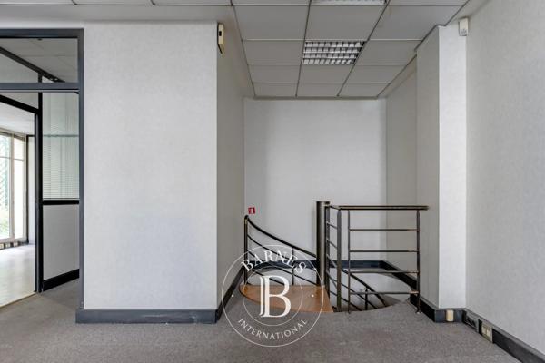 Paris 8ème, Bureau  148 m² à vendre