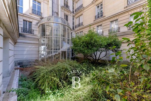 Paris 8ème, Bureau  148 m² à vendre
