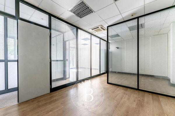 Paris 8ème, Bureau  148 m² à vendre
