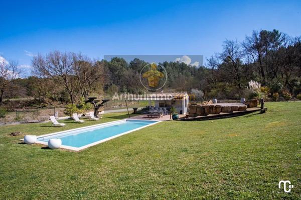 Vente Maison 5 pièces 177 m2 à Meyreuil