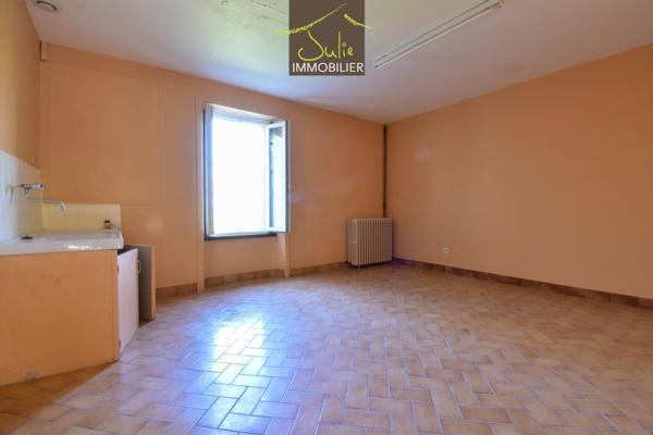 Longère au calme avec deux logements et dépendances