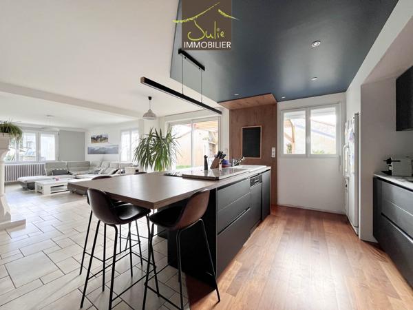 Grande maison idéale pour une résidence familiale ! 5 chambres (possibilité d'acquérir des dépendances/granges