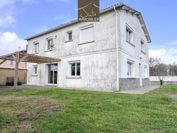 Grande maison idéale pour une résidence familiale ! 5 chambres (possibilité d'acquérir des dépendances/granges