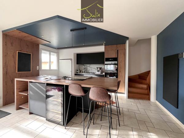 Grande maison idéale pour une résidence familiale ! 5 chambres (possibilité d'acquérir des dépendances/granges