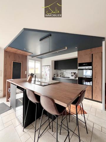 Grande maison idéale pour une résidence familiale ! 5 chambres (possibilité d'acquérir des dépendances/granges