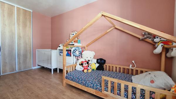 Appartement  Montreuil 3 pièces 64.6 m2