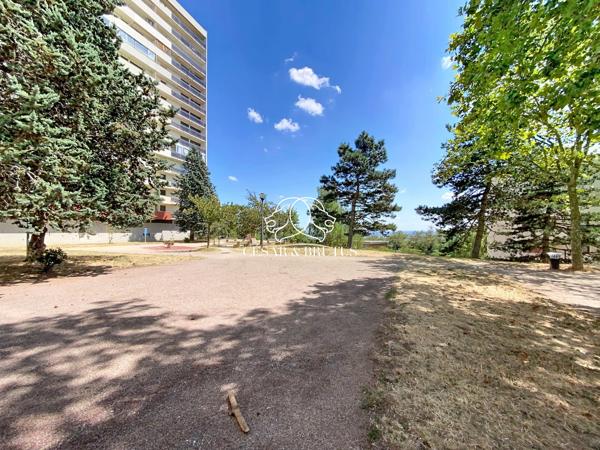 APPARTEMENT T4 – PROCHE DES COMMODITÉS – BALCON
