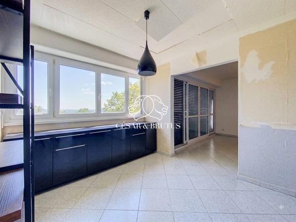 APPARTEMENT T4 – PROCHE DES COMMODITÉS – BALCON