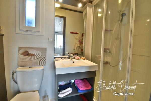 Chalet 4 pièces avec véranda, jardin sans vis-à-vis et piscine