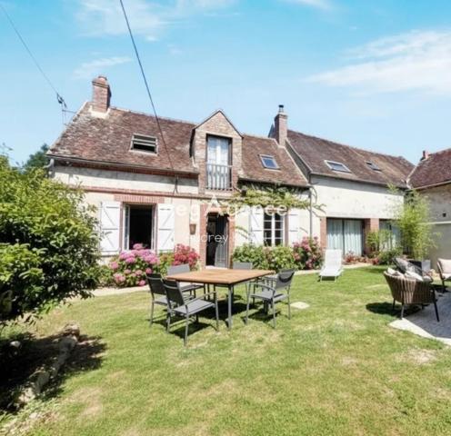 Maison à SAINT-CLEMENT, 89100 - 6 pièces 205m²