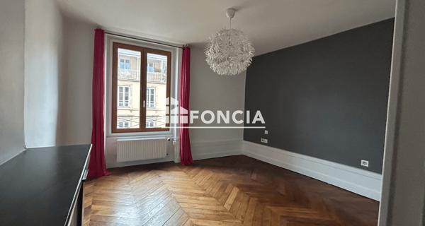 Location Appartement 5 pièces 181.29 m² - Villefranche-sur-saône 69400