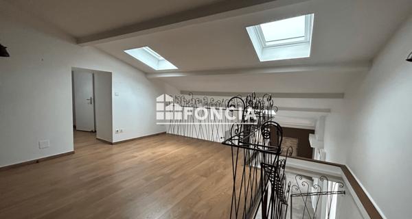 Location Appartement 5 pièces 181.29 m² - Villefranche-sur-saône 69400