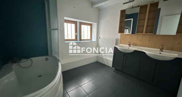 Location Appartement 5 pièces 181.29 m² - Villefranche-sur-saône 69400