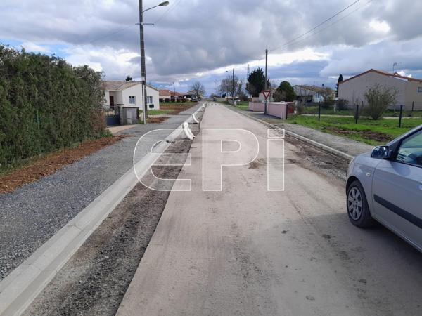 Neuville-de-Poitou Terrain Constructible Ajouter à ma sélection Référence : 9086
