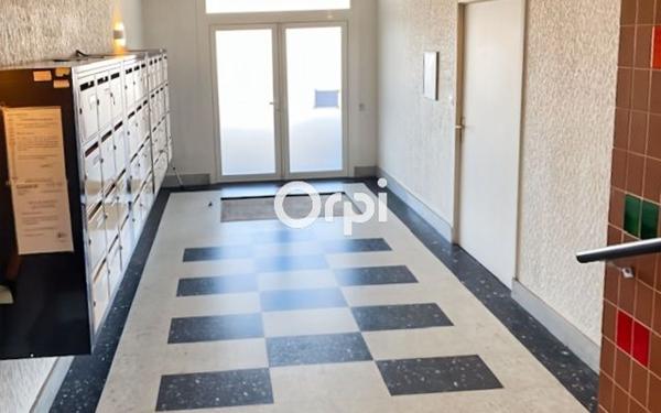 Appartement à vendre    1 pièce • 42 m2 Martigues