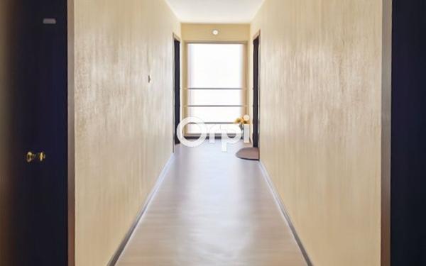 Appartement à vendre    1 pièce • 42 m2 Martigues