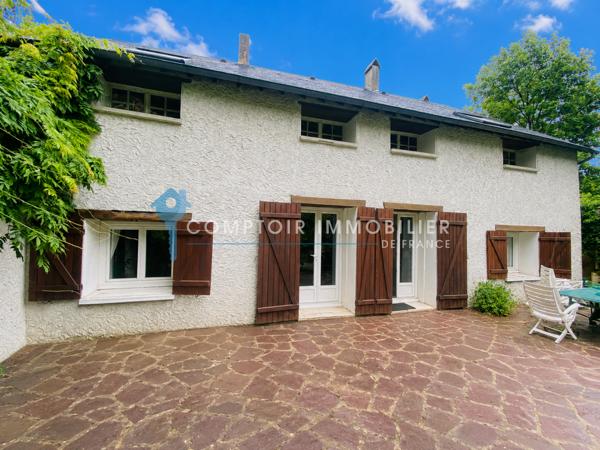 Maison
                                                                                                                                                                                                                                                                                                                        6 pièce(s)                                                                                                                                                                                                          4 chambre(s)                                                                                                                                                                                                          185  m²