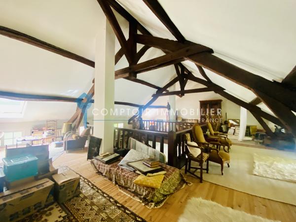 Maison
                                                                                                                                                                                                                                                                                                                        6 pièce(s)                                                                                                                                                                                                          4 chambre(s)                                                                                                                                                                                                          185  m²
