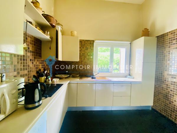 Maison
                                                                                                                                                                                                                                                                                                                        6 pièce(s)                                                                                                                                                                                                          4 chambre(s)                                                                                                                                                                                                          185  m²