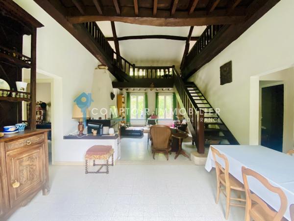 Maison
                                                                                                                                                                                                                                                                                                                        6 pièce(s)                                                                                                                                                                                                          4 chambre(s)                                                                                                                                                                                                          185  m²
